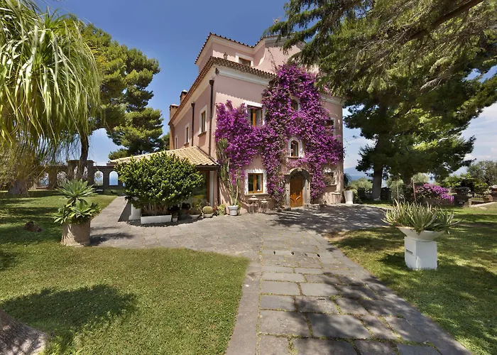 Capo Santa Fortunata Pensión 4*