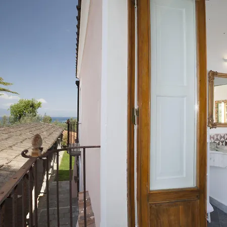 Capo Santa Fortunata 4* سورينتو