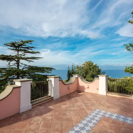 بيت ضيافة Capo Santa Fortunata 4*